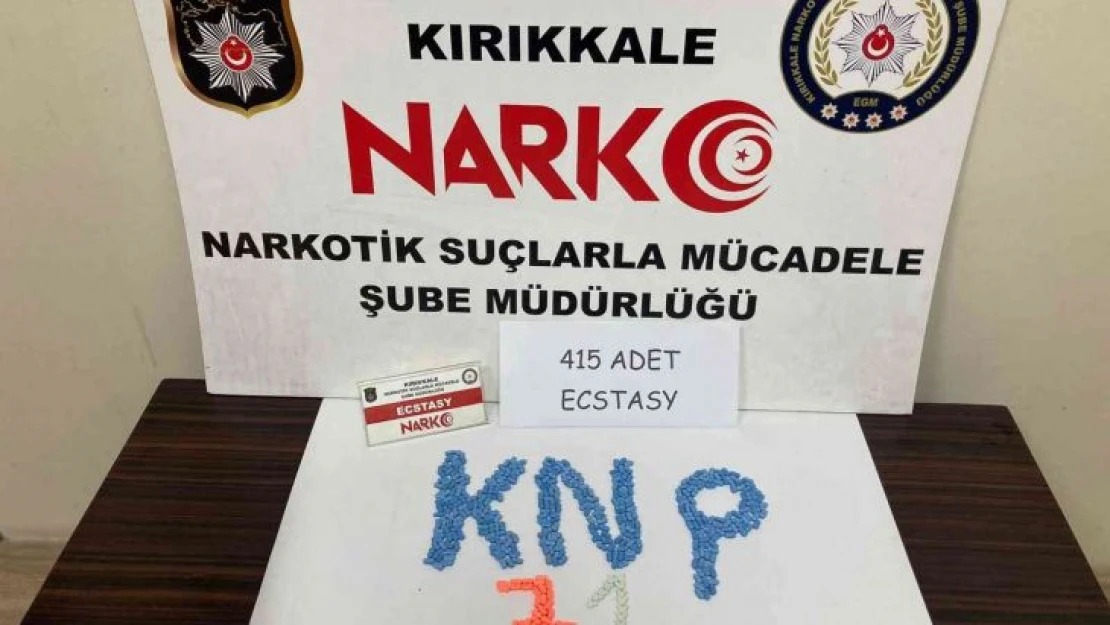 Narkotik köpeği 'Adam' 415 adet uyuşturucu hap buldu