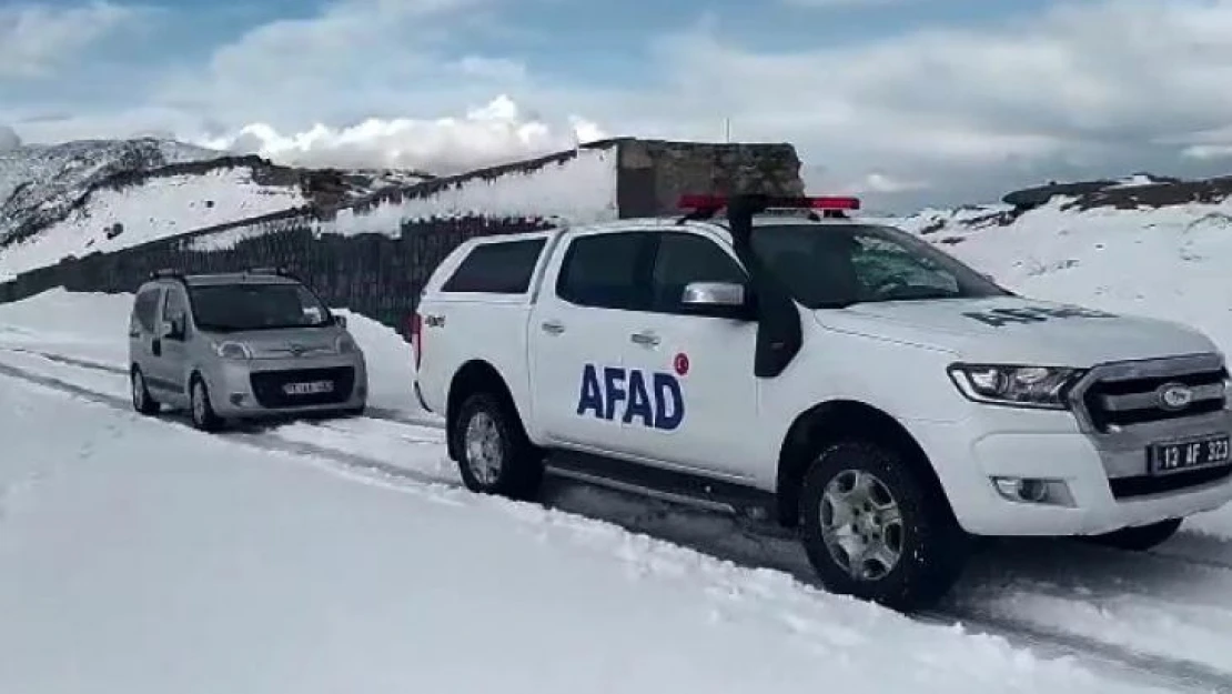 Nemrut Dağı'nda karda mahsur kalan 10 vatandaşı AFAD ve jandarma kurtardı