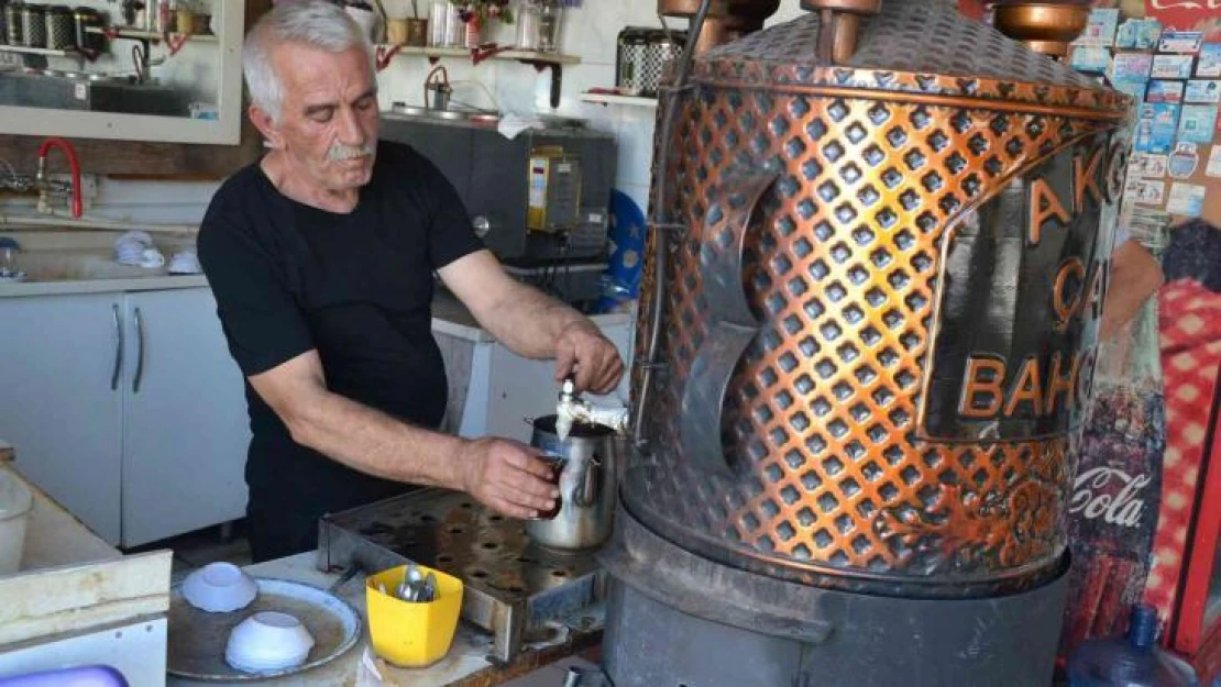 Odun ateşinde çay dönemi