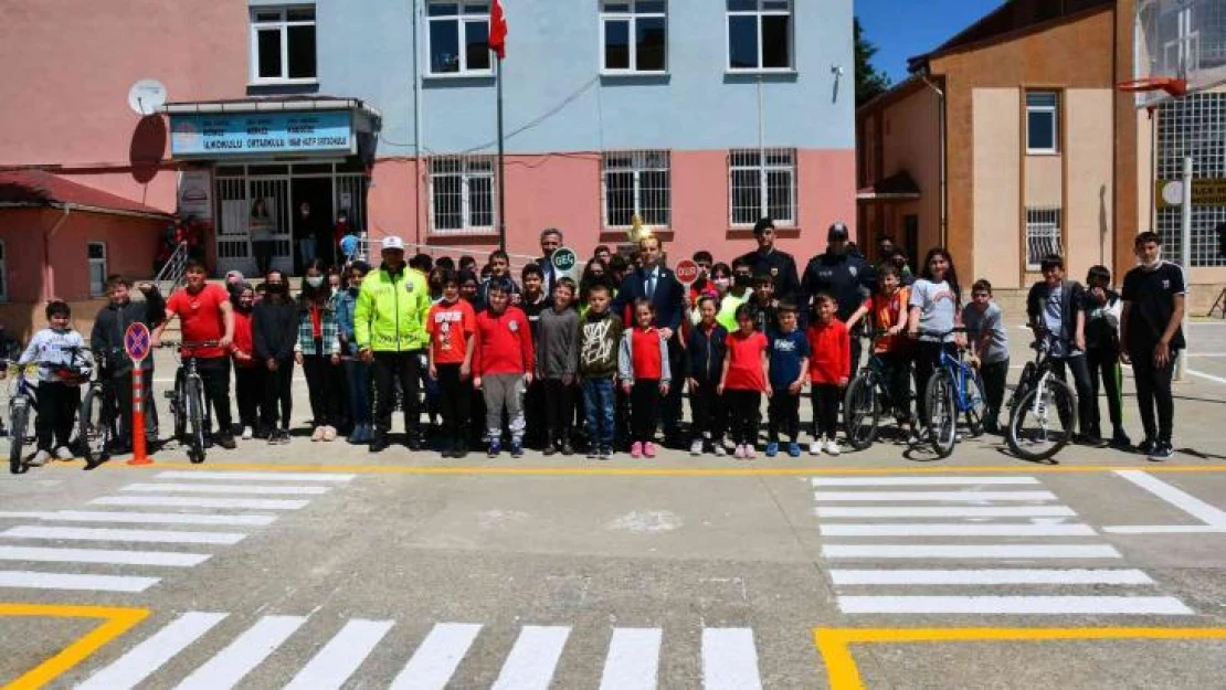 Öğrencilere uygulamalı trafik eğitimi