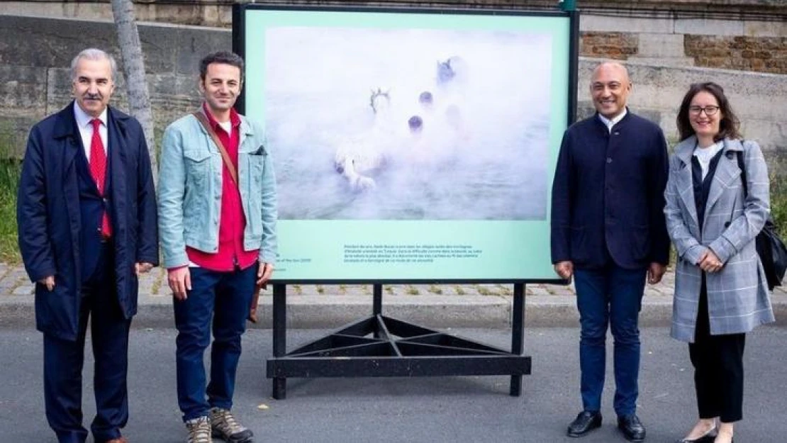 Öğretim üyesi Nadir Buçan'ın fotoğrafları Paris'te sergileniyor