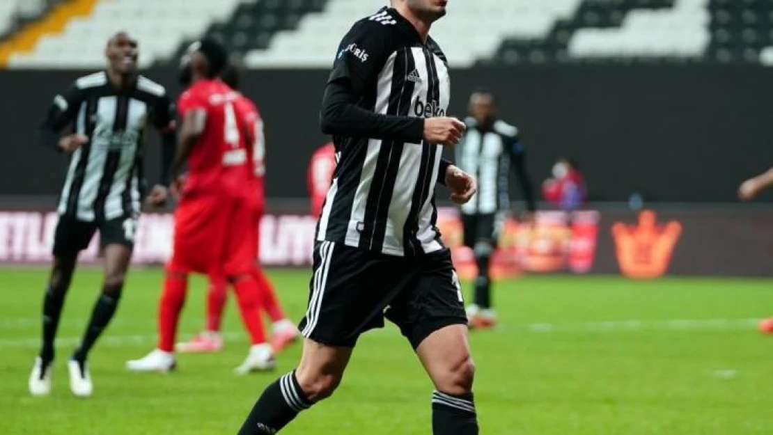 Oğuzhan Özyakup, Beşiktaş'a veda etti