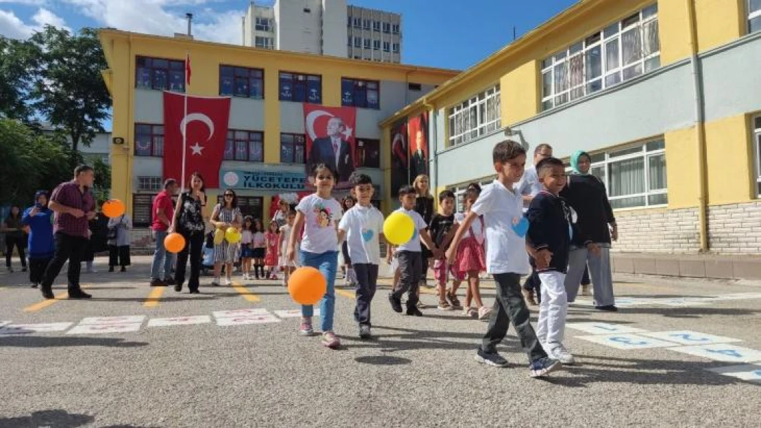 Okul öncesi ile birinci sınıf öğrencileri uyum eğitimlerine başladı