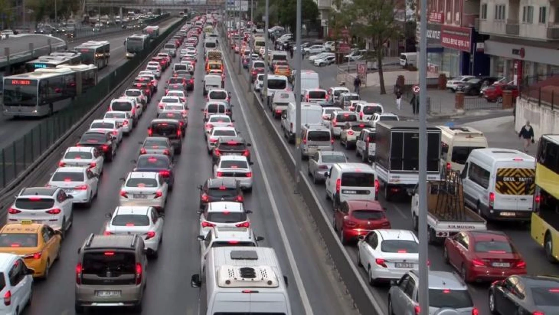 Okullar açıldı, trafik başladı