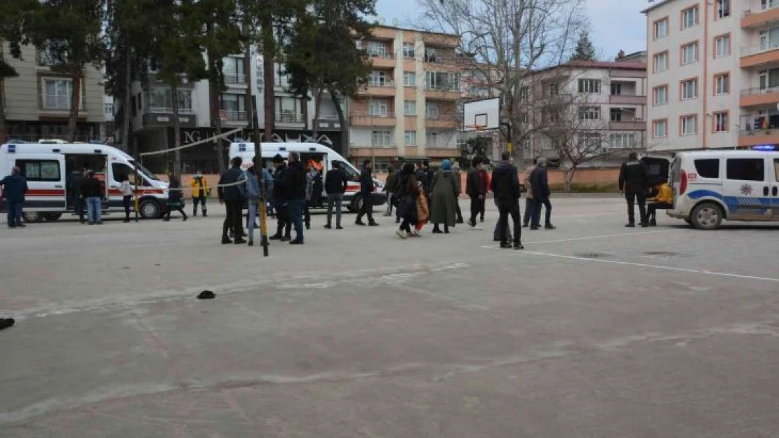 Ordu'da bisiklet yüzünden bıçaklı kavga: 1'i müdür yardımcısı 3 yaralı