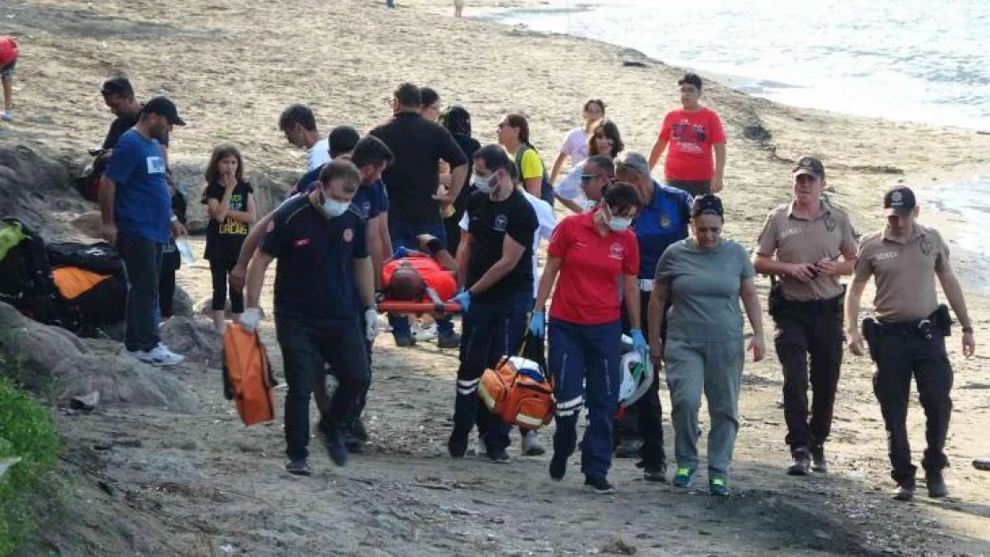 Ordu'da yamaç paraşütü kumsala düştü: 2 yaralı