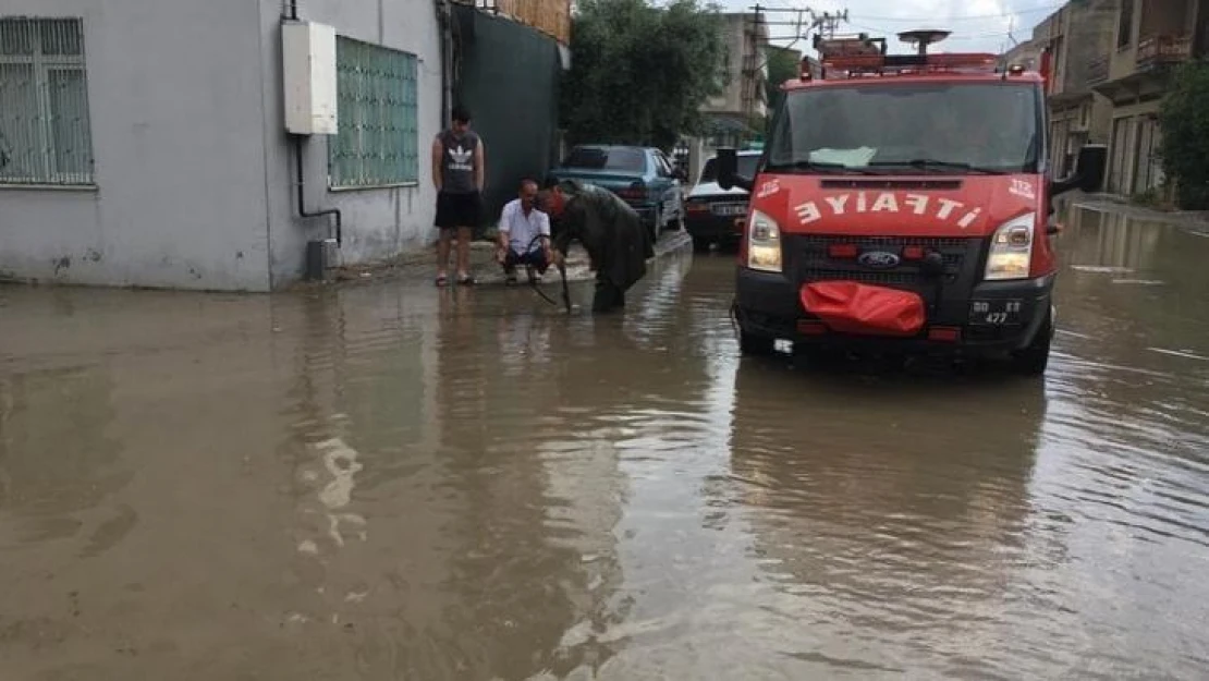 Osmaniye'de sağanak ve dolu yağışı