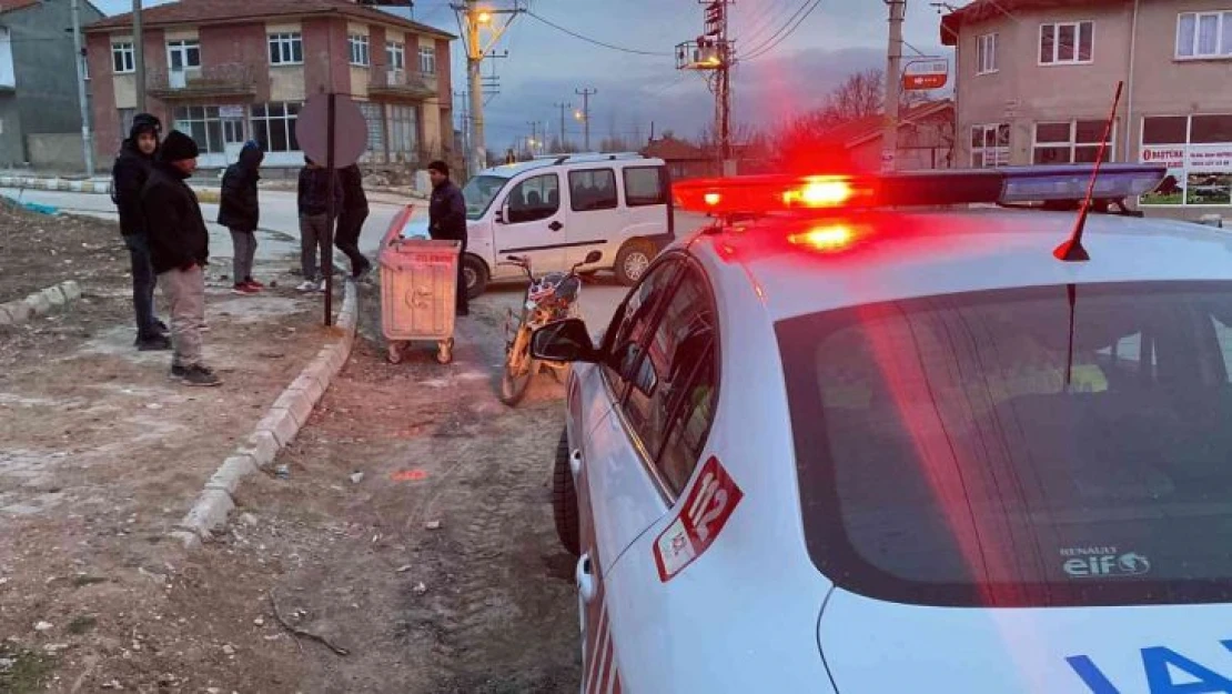 Motosiklet üzerinden fırlayan çocuk ticari aracın altına girip sürüklendi