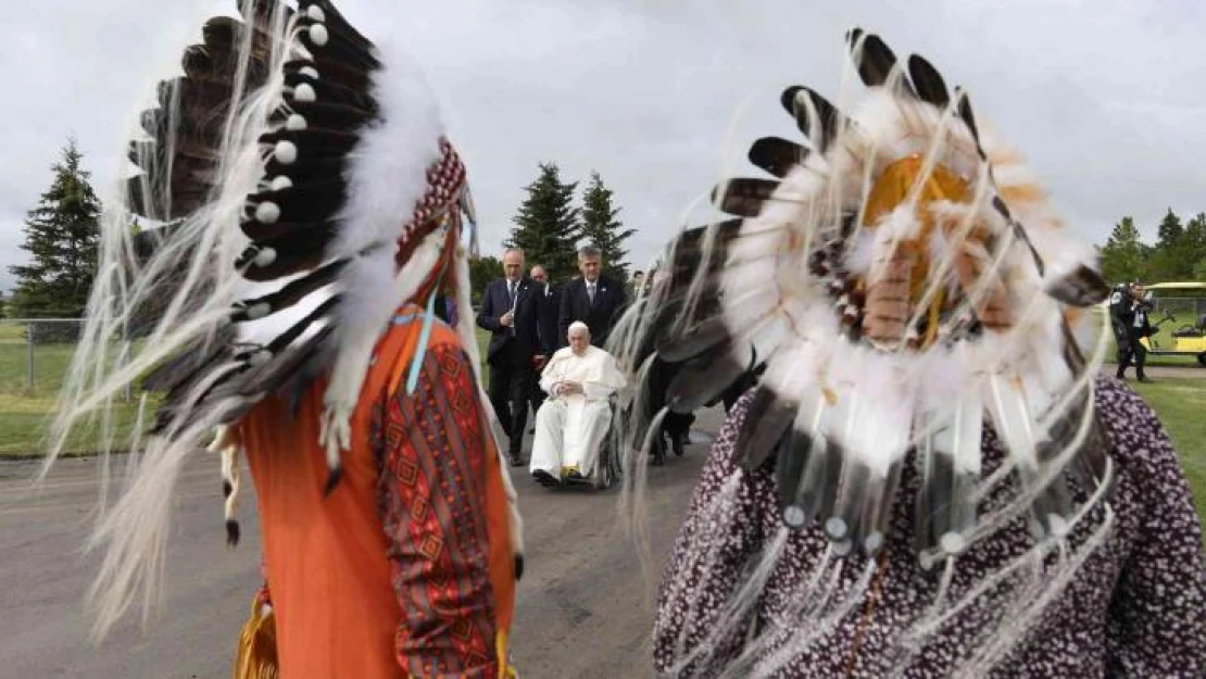 Papa Francis yatılı okullardaki suistimalleri için Kanada'da yerlilerden özür diledi