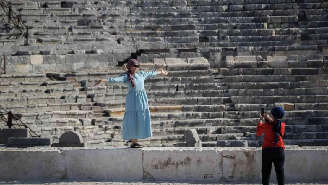 Patara Antik Kenti ziyaretçilerini adeta geçmişe götürüyor