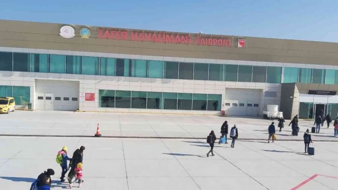 Pegasus Hava Yolları, Zafer Havalimanı'na seferlerine başladı