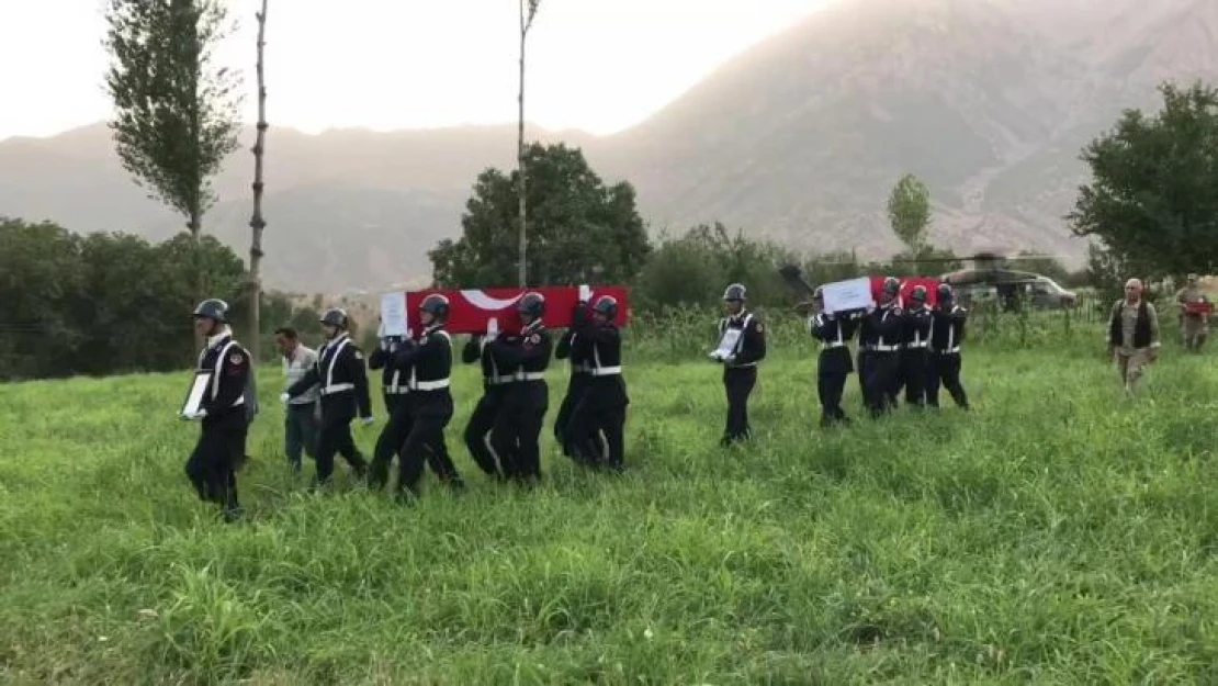 Pençe-Yıldırım Harekatı'nda şehit düşen 4 güvenlik korucusu son yolculuğuna uğurlandı