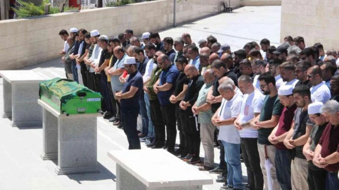 Pencereden düşerek hayatını kaybeden 5 yaşındaki Kuzey'e acı veda