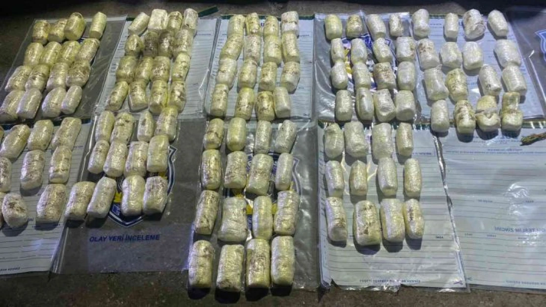 Polis memurunun sürücülüğünü yaptığı araçtan 52 kilo 500 gram patlayıcı çıktı