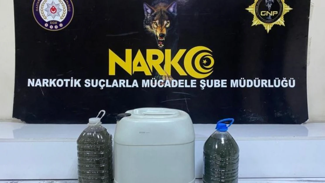 Polisin durdurduğu araçtan 22 kilo sıvı metamfetamin çıktı