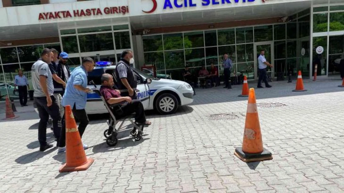 Polisler kalp krizi geçiren şahsı ekip otosuyla hastaneye yetiştirdi