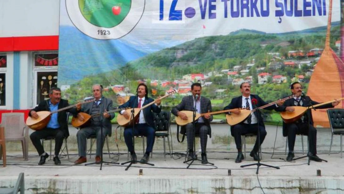 Posof 12. Âşıklar ve Türkü Şöleni renkli görüntülere sahne oldu