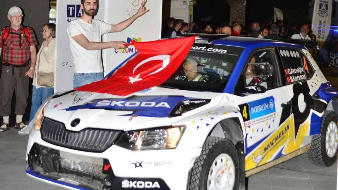 Ralli araçları Bodrum sokaklarını piste çevirdi