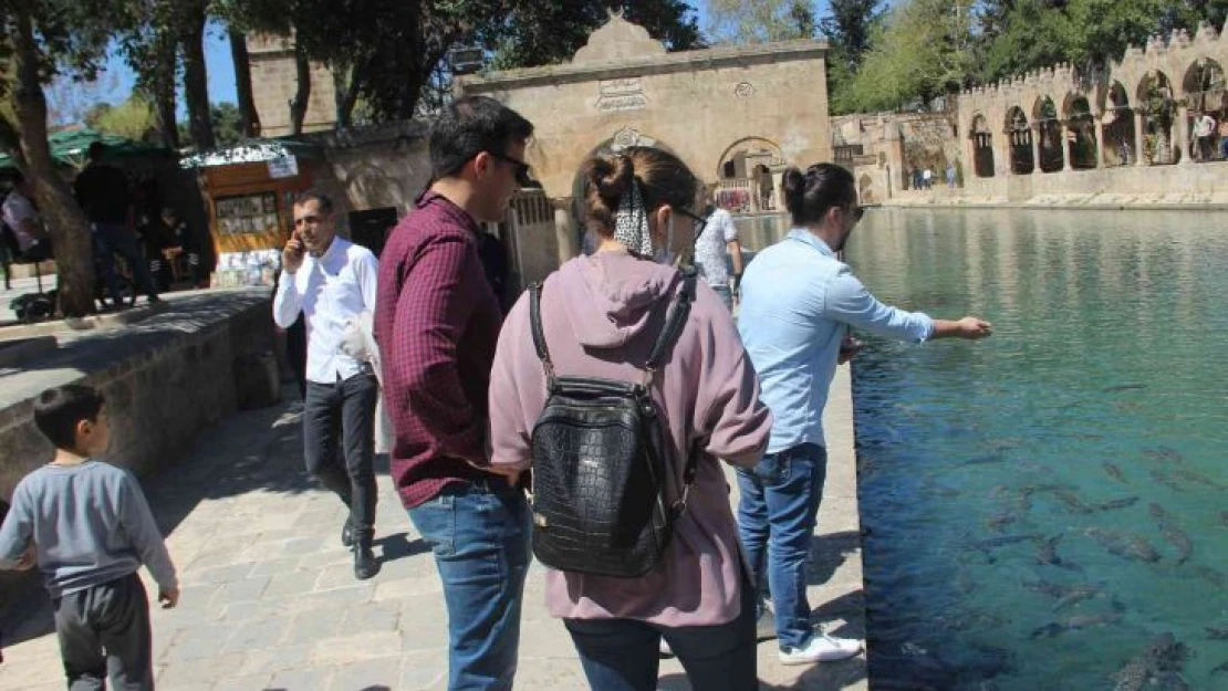 Ramazan ayında Balıklıgöl ziyaretçi akınına uğruyor