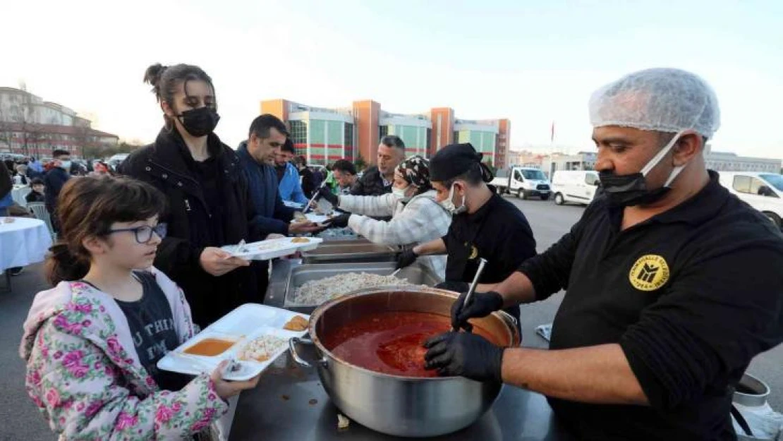 Ramazan boyunca 80 bin kişi Yenimahalle'de iftar yaptı