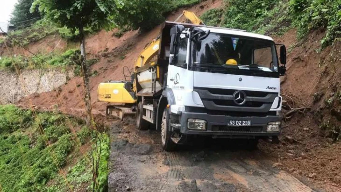 Rize'de yağışlar heyelanlara neden oldu