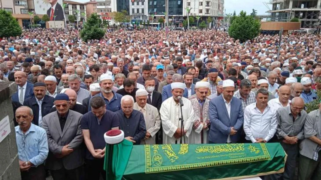 Rize'nin sevilen ismi Necati Hutoğlu doğum gününde son yolculuğuna uğurlandı