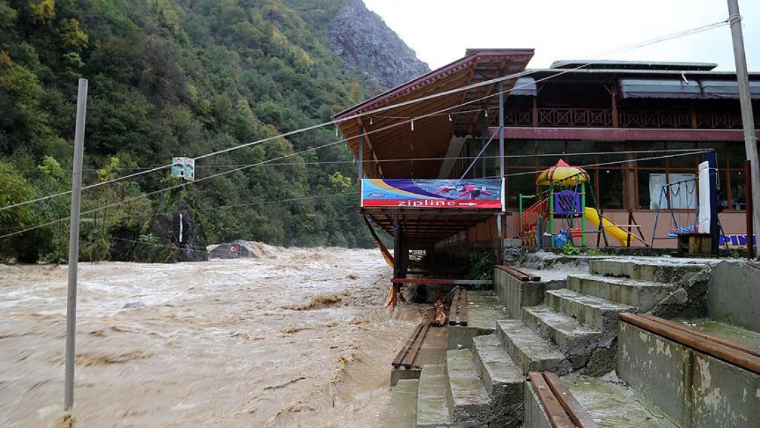 Rize'de yağış Cumartesi gününe kadar devam edecek