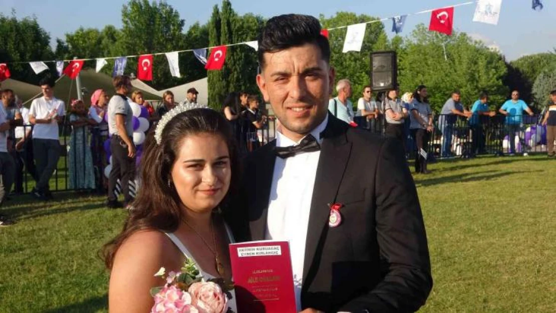 Roman çiftler toplu nikah töreniyle dünya evine girdi