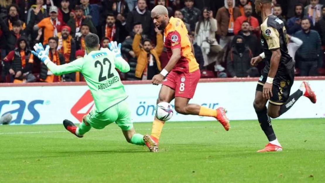 Ryan Babel ligdeki 3. golünü attı