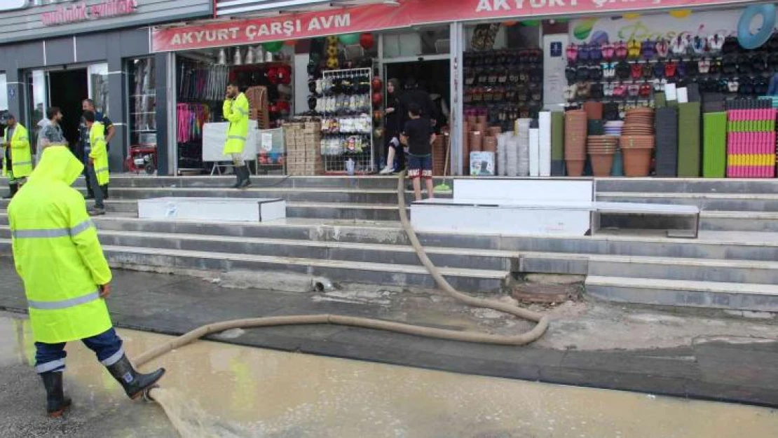 Sağanak sonrası sular altında kalan Akyurt'ta yaralar sarılıyor