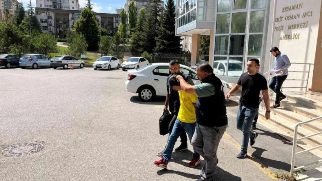 Sahaya girip Beşiktaşlı futbolculara saldıran taraftar adliyeye sevk edildi