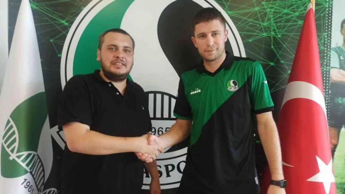 Sakaryaspor Artem Kravets ile 1 yıllık sözleşme imzaladı