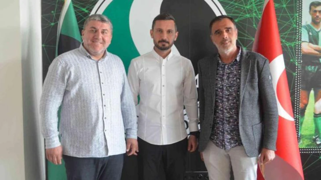 Sakaryaspor'da Tuncay Şanlı'dan boşalan koltuk İlker Püren'e verildi