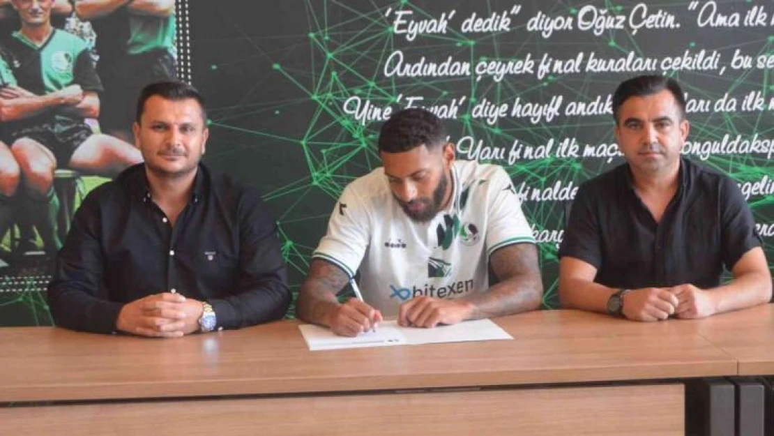 Sakaryaspor, Kaiyne River Woolery ile 2 yıllık sözleşme imzaladı