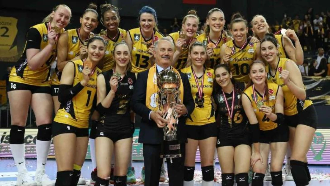 Şampiyon VakıfBank kupasını aldı