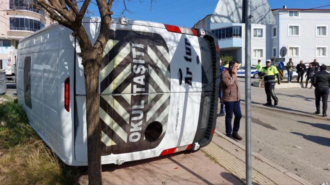 Samsun'da öğrenci servisi ile cipin çarpıştığı kazada çok sayıda öğrenci yaralandı.