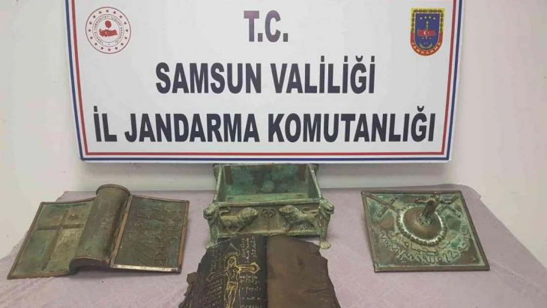 Samsun'da tarihi niteliğinde olduğu değerlendirilen İncil ve metal sanduka ele geçti