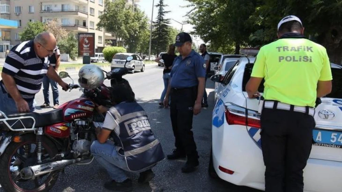 Samsun polisi 1 ayda 98 ateşli silah ve 327 kesici alet ele geçirdi