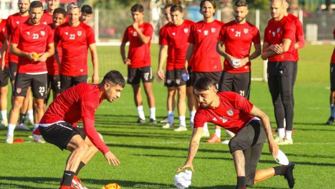 Samsunspor'da 10 futbolcu henüz forma giyemedi