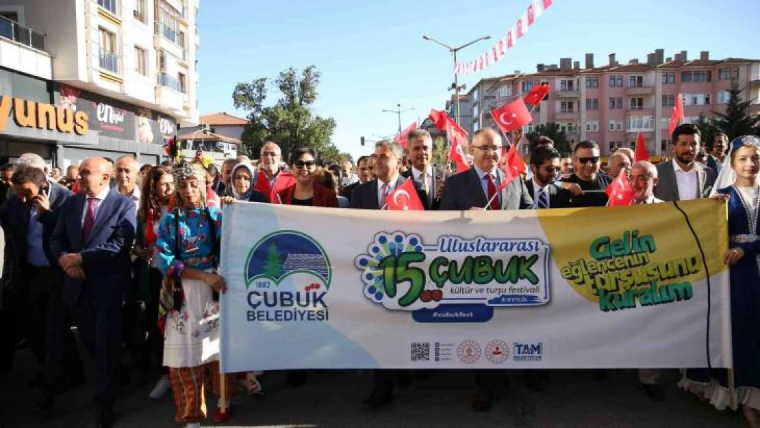 Saniyeler içinde turşuyu kurdu, çeyrek altını kazandı