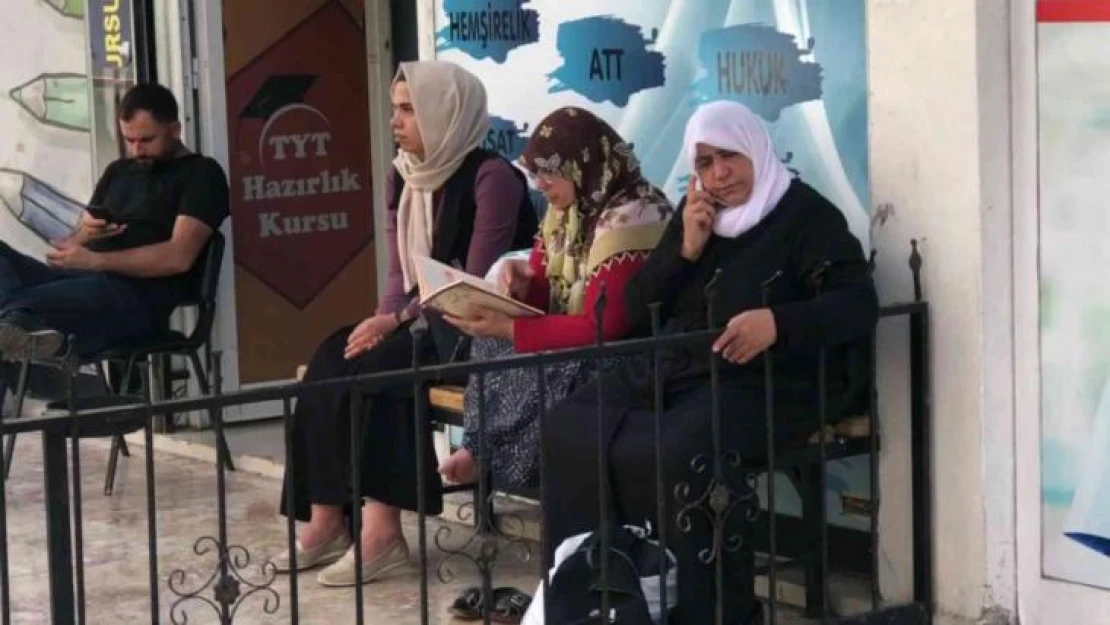 Şanlıurfa'da KPSS'ya geç kalanlar salona alınmadı