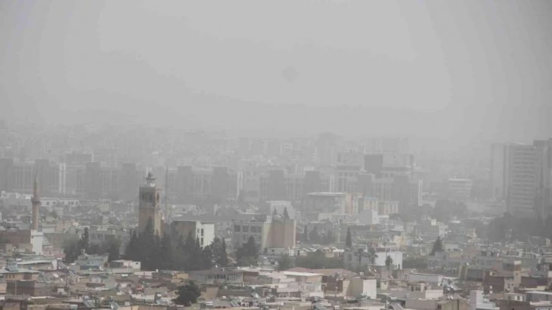 Şanlıurfa'da toz taşınımı hayatı olumsuz etkiledi