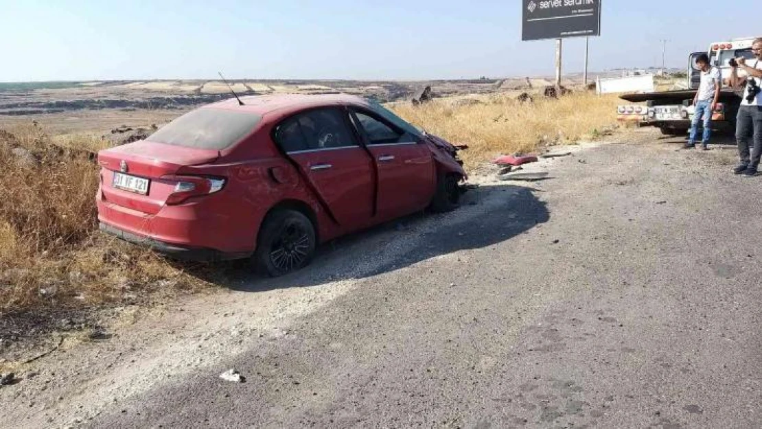 Şarampole devrilen otomobilde bulunan 2 kişi yaralandı