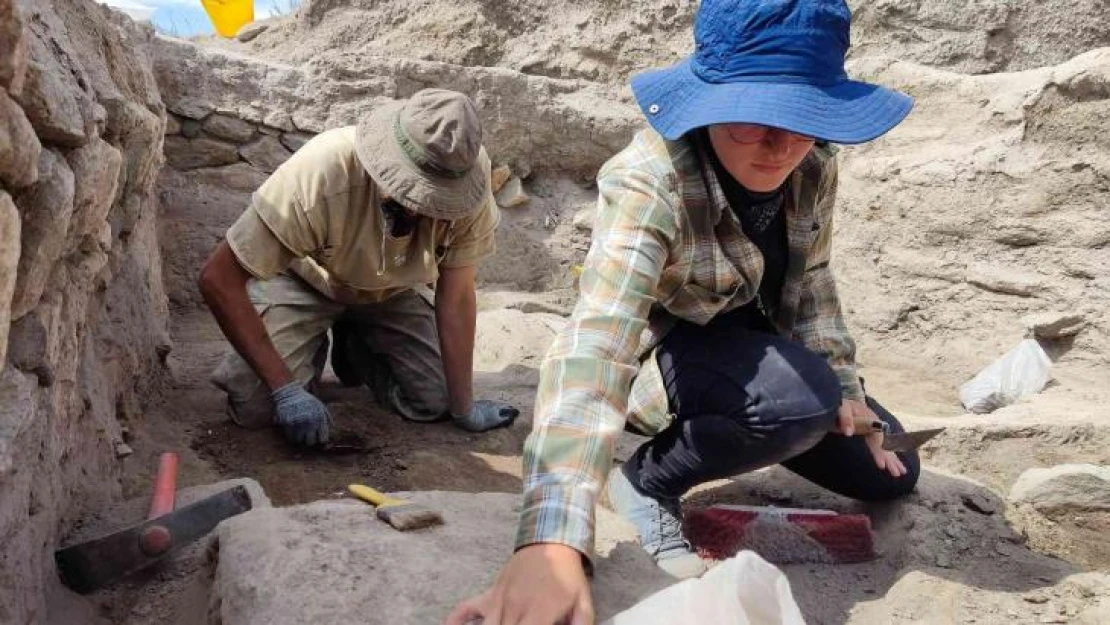 Şarhöyük'te bulunan 6 bin yıllık parçalar tarihe ışık tutacak