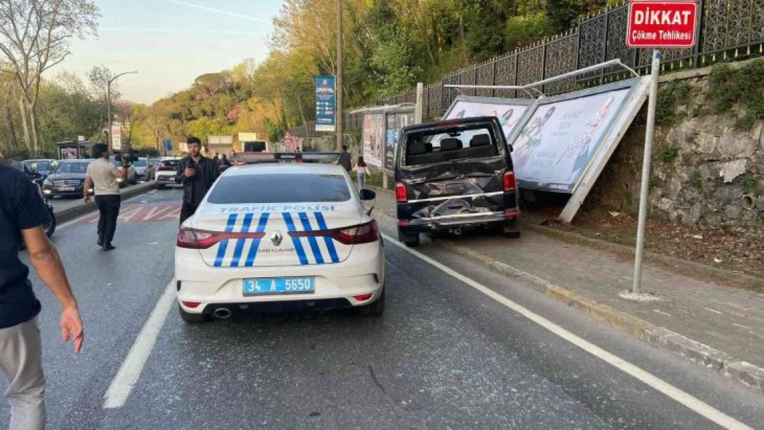 Sarıyer'de İETT otobüsü dehşet saçtı, yokuş aşağı kayan otobüs önüne gelen 15 aracı biçti