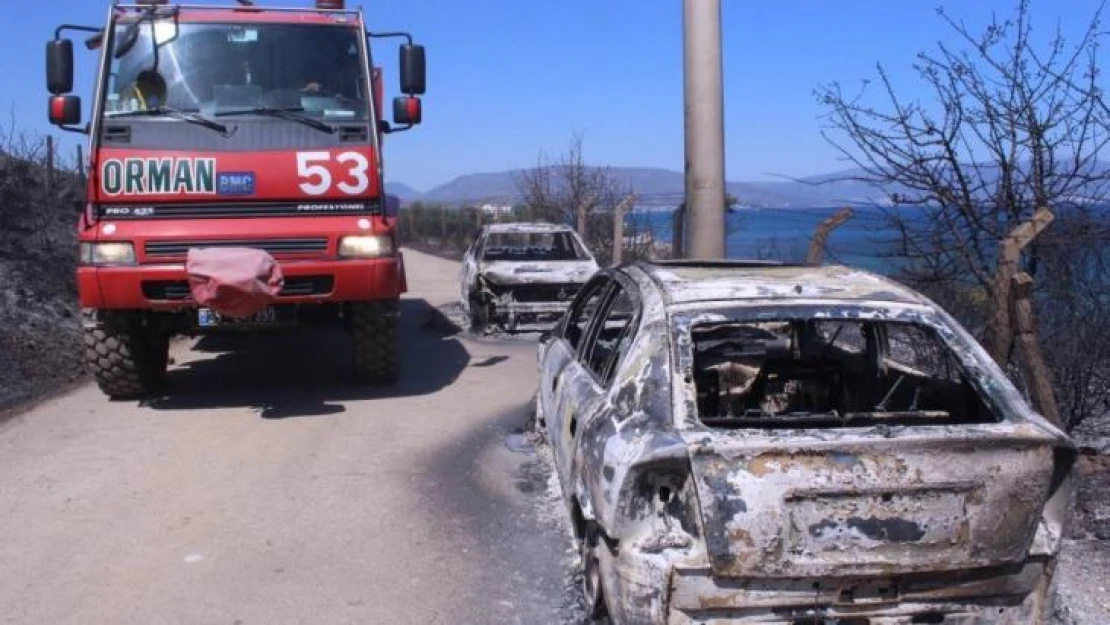 Seferihisar'daki her iki yangın da kontrol altında