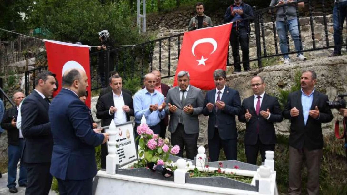 Şehit Öğretmen Necmettin Yılmaz şehadetinin 5. yılında kabri başında anıldı