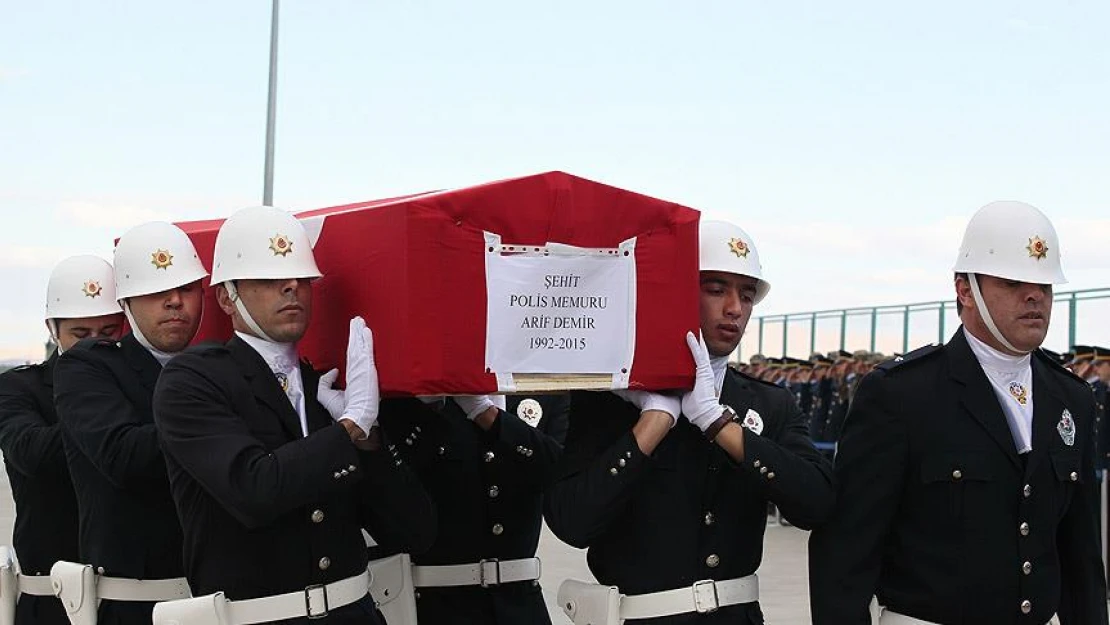 Şehit polis memuru Demir son yolcuğuna uğurlandı