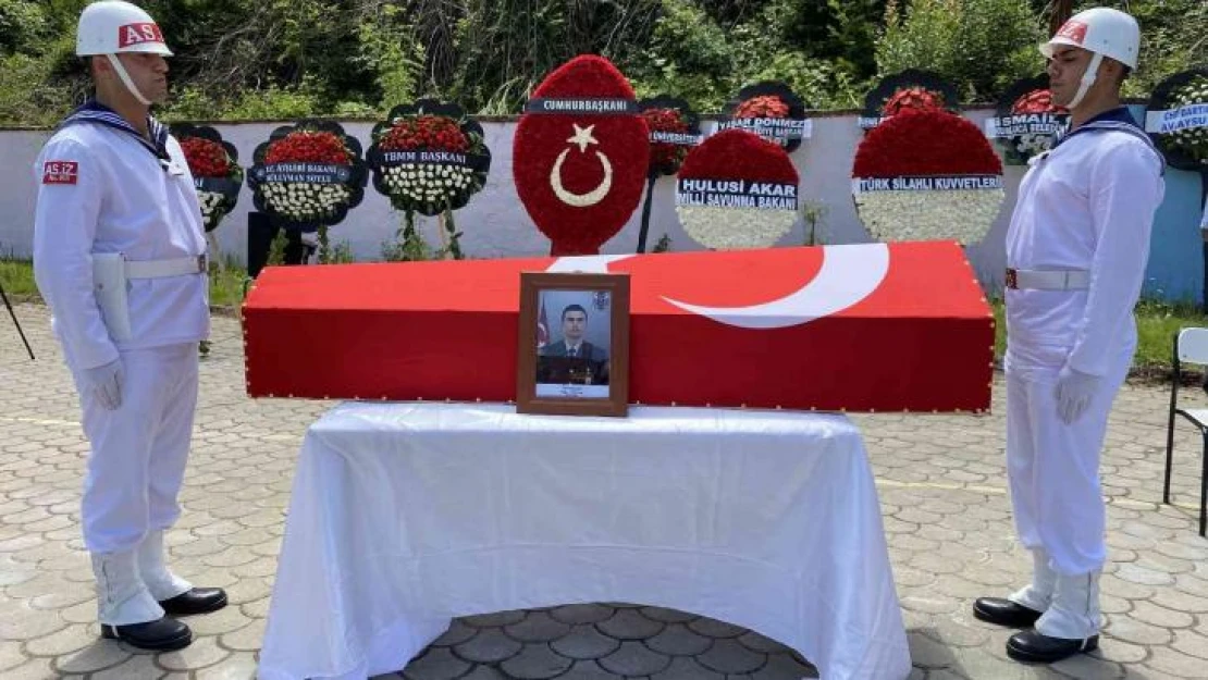 Şehit Uzm. Çvş. Özkaya'nın cenazesi toprağa verildi