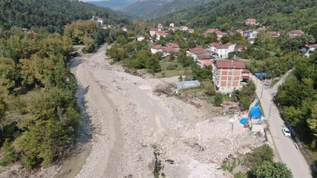 Sel sonrası hasar gören 19 binanın yıkım çalışmaları tamamlandı